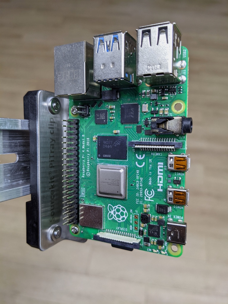PiTray clip with Raspberry Pi 4B